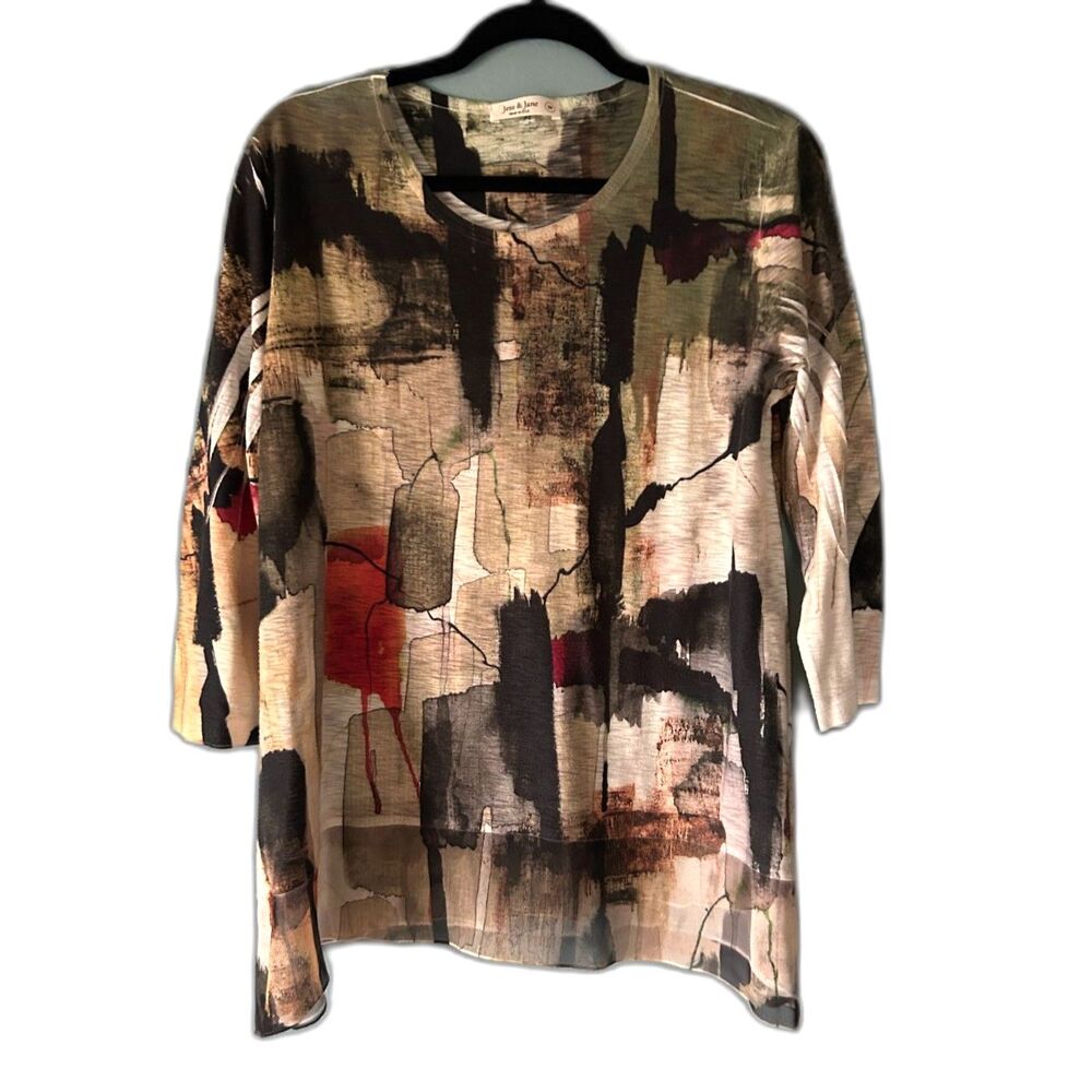 Jess & Jane abstract print tunic with a sheer chiffon hem and 3/4 sleeves size M
